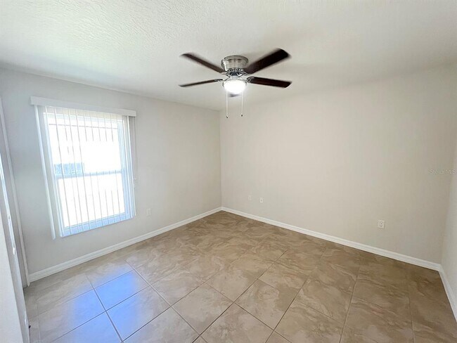 Building Photo - 9 Raemond Ln