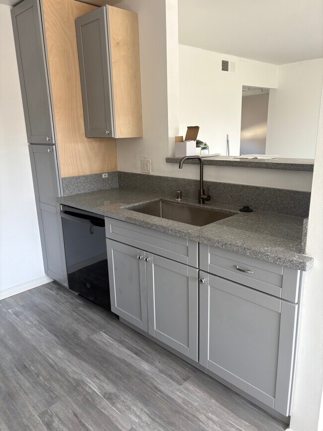 Building Photo - 7308 Canby Ave