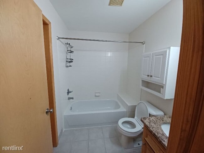 Building Photo - 2 br, 1 bath Condo - 2222 Frazho Rd