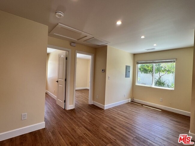 Building Photo - 3753 W 60th St