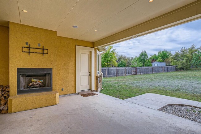 Building Photo - 15207 Nightingale Ln