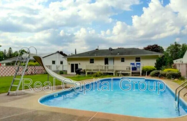 Building Photo - 1116 St Jude Dr