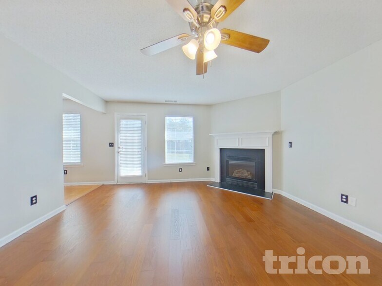 Building Photo - 6985 Borowood Ln