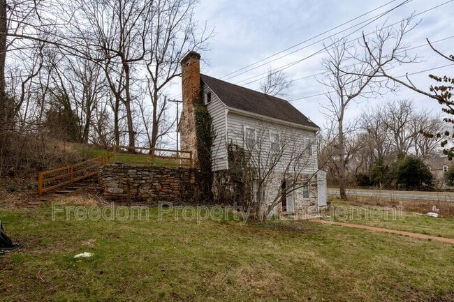 Building Photo - 8200 Buckland Mill Rd