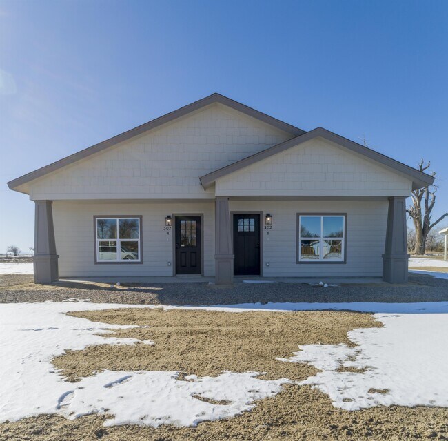 Building Photo - 306 W Truman Dr