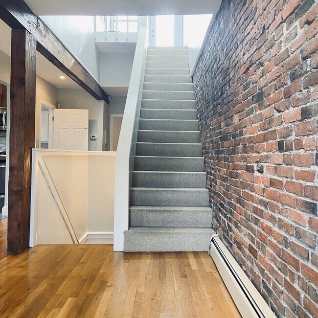 Building Photo - 15 Albemarle St