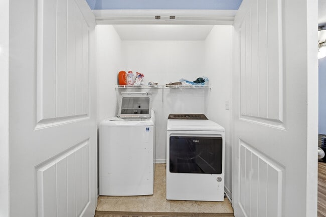 Building Photo - 507 Leonard Rd