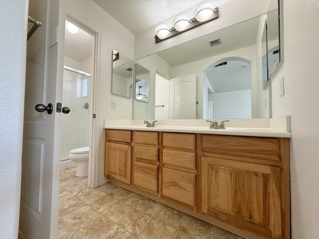 Building Photo - 4802 W Fawn Dr