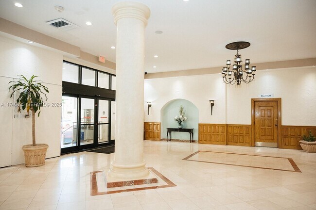 Building Photo - 3725 S Ocean Dr