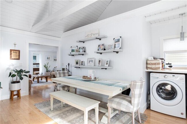 Building Photo - 22 Dearborn St