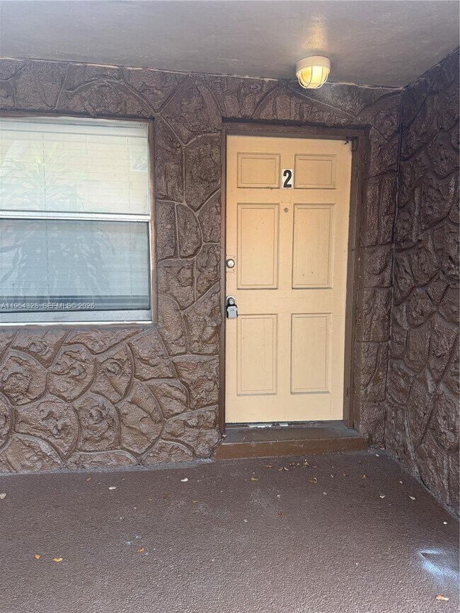 Building Photo - 2505 NW 13th Ct