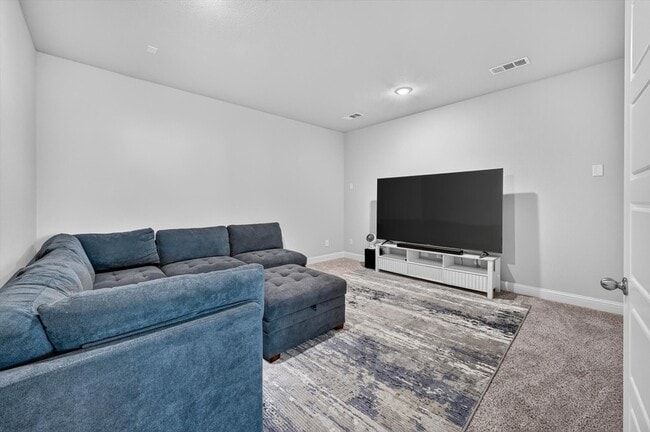 Building Photo - 12991 Vinson Dr