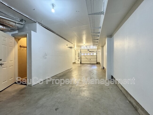 Building Photo - 1444 NE Redspire Ln