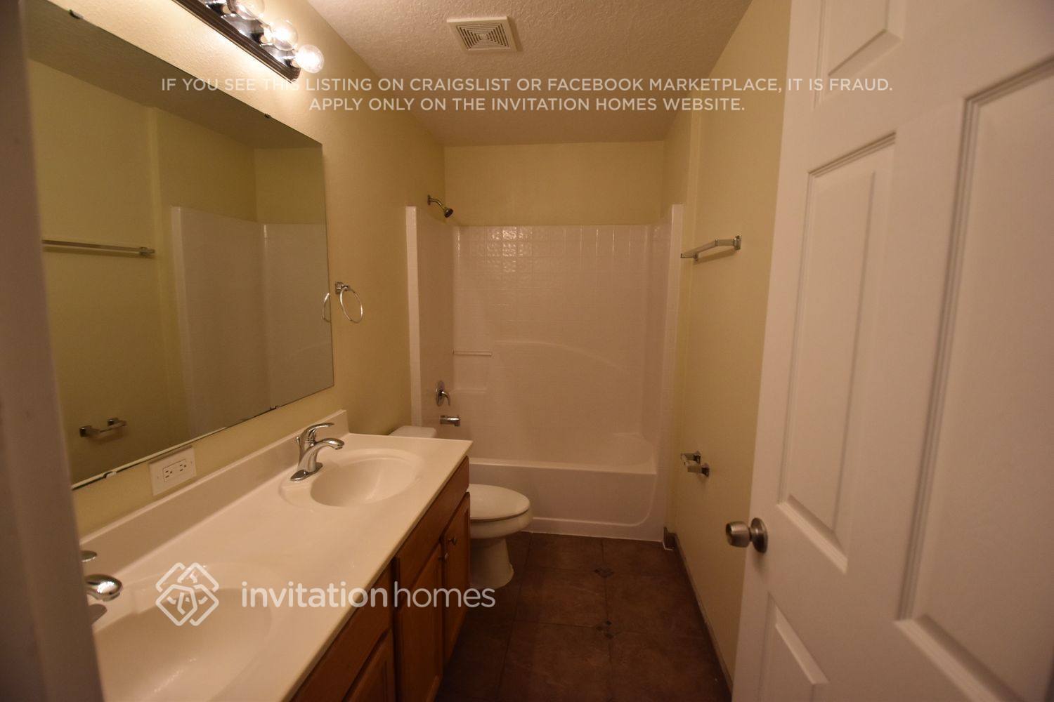 Building Photo - 2370 Sheila Dr