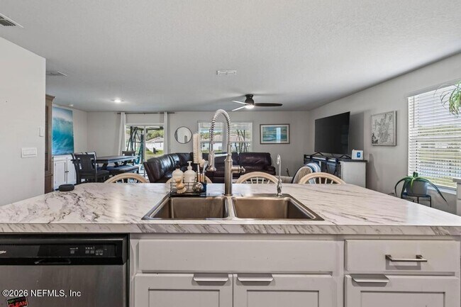 Building Photo - 14 Jarama Cir