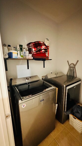 Building Photo - 10655 N 9th St