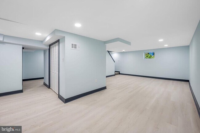 Building Photo - 3714 W Cold Spring Ln