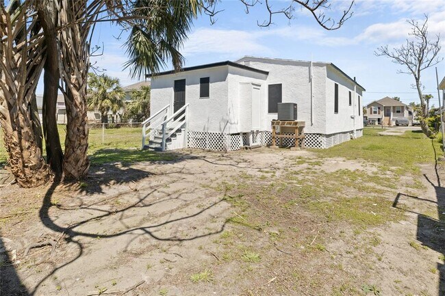 Building Photo - 2207 Hollywood Ave
