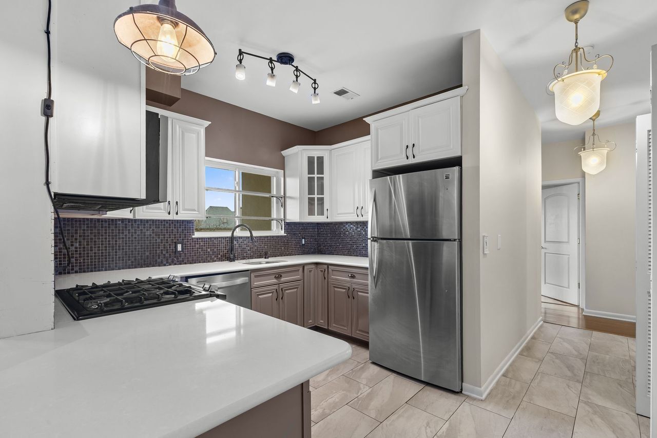 Building Photo - 1017 Brittany Dr