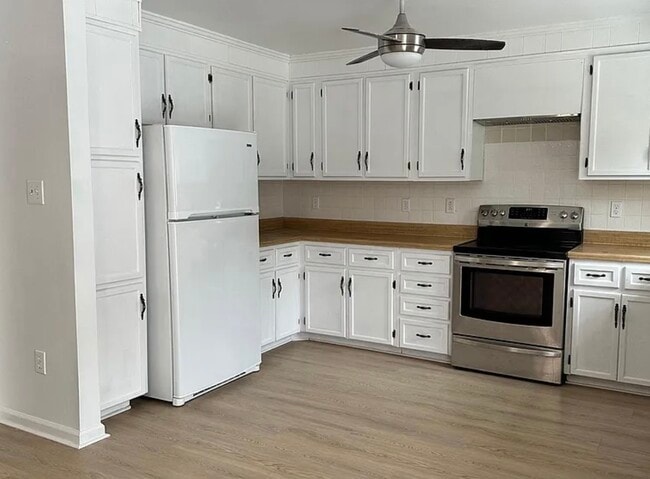 Building Photo - 644 Holly Vista Dr