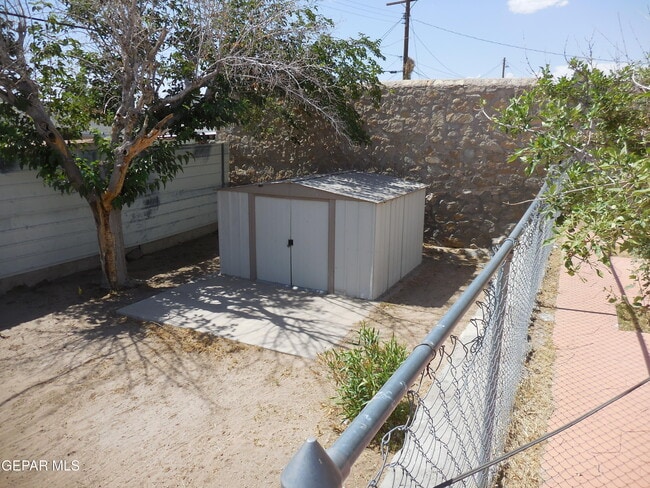 Building Photo - 1127 Del Norte St