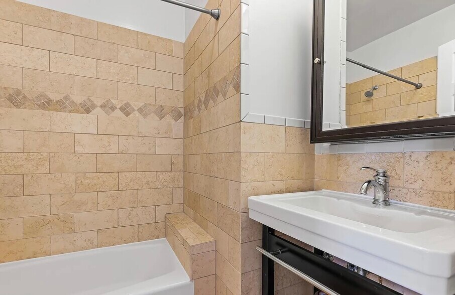 Building Photo - 2212 11th St NW