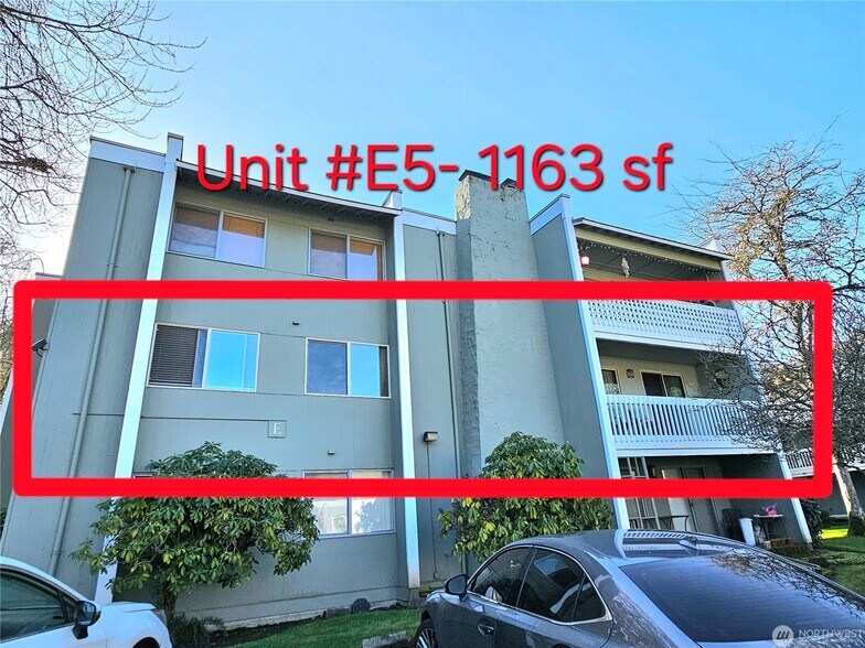 Building Photo - 7425 Ruby Dr SW