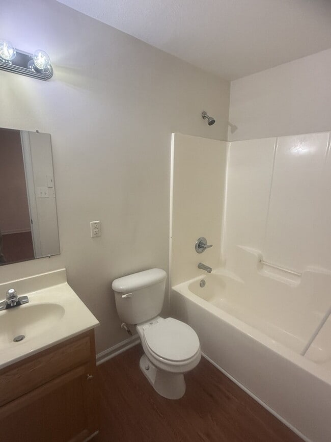 Building Photo - 121 Simmental Ln