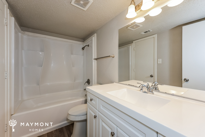 Building Photo - 1609 Culberson Dr