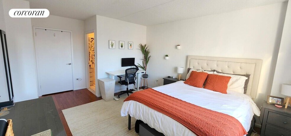 Building Photo - 225 Eighth Avenue 11B