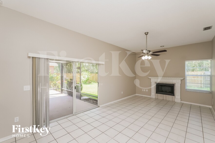 Building Photo - 9712 Glenpointe Dr