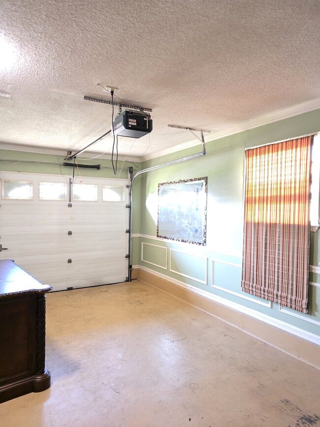 Building Photo - 2117 Titan St