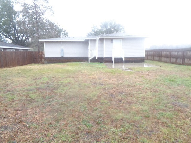 Building Photo - 917 Temple Dr