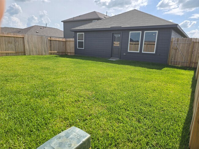 Building Photo - 21606 Willow River Canyon Ln