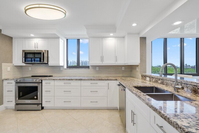 Building Photo - 3420 S Ocean Blvd