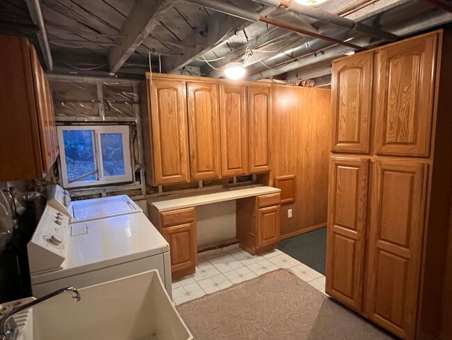 Building Photo - Cozy 2 Bedroom Home Nestled Between Greenlake and the Woodland Park Zoo