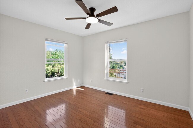 Building Photo - 2230 Sol St