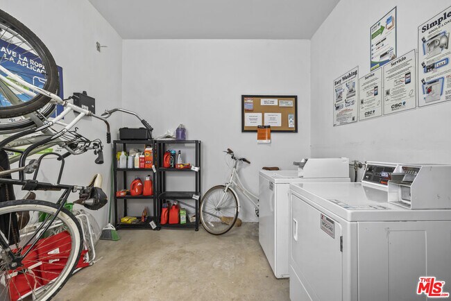 Building Photo - 2623 4th St