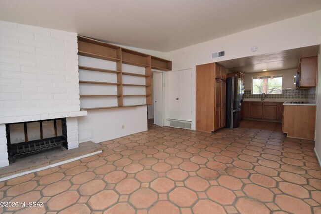 Building Photo - 6902 E Big Bear Dr