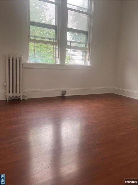 Building Photo - 673 Clifton Ave
