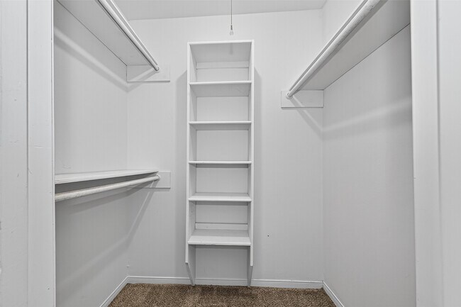 Building Photo - 830 Threadneedle St