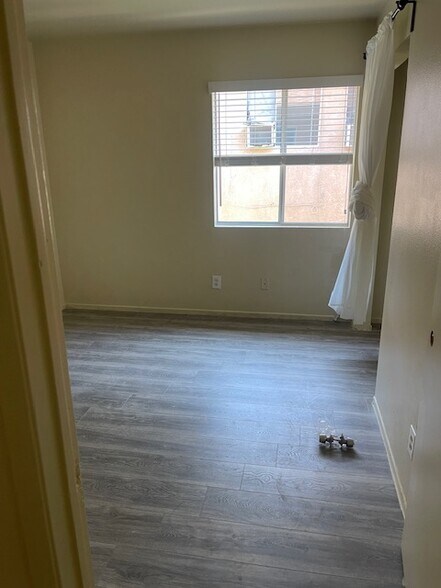 Building Photo - 5243 Huntington Dr N