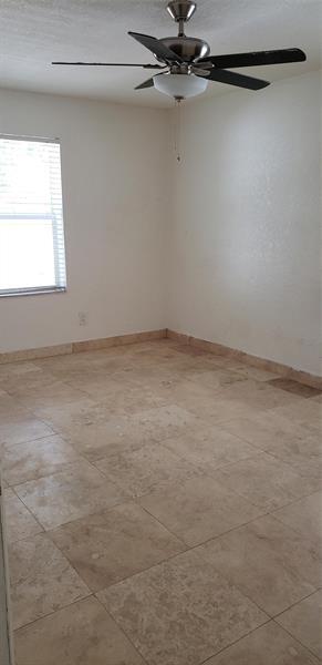 Building Photo - 413 SW 16th St