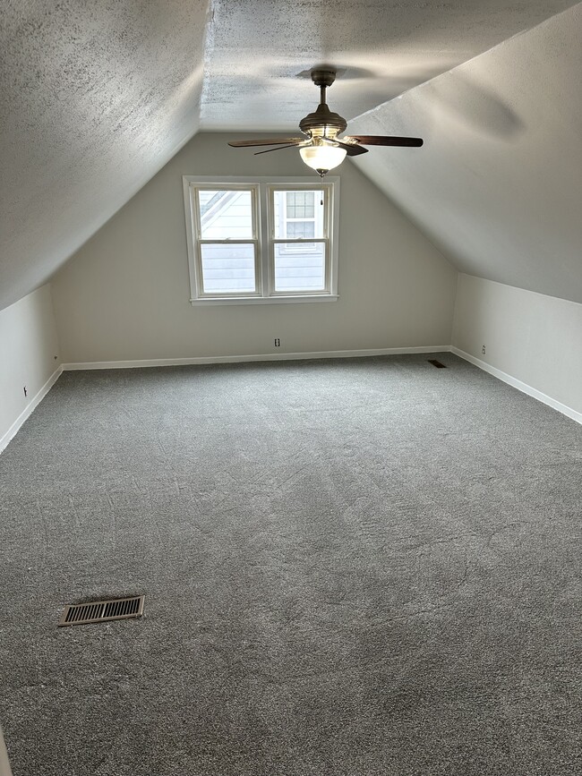 Building Photo - 1302 Kingston Ave