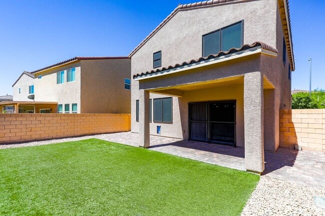 Building Photo - Beautiful 3-Bedroom Home in the Gated Sedona Ranch Community