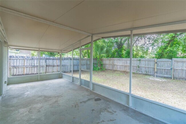 Building Photo - 1911 W St Conrad St