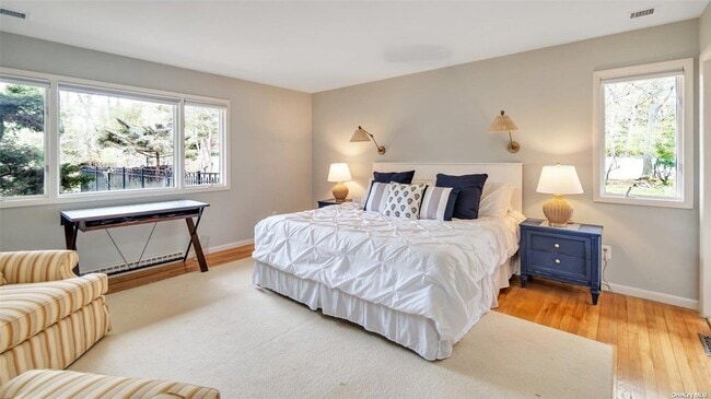 Building Photo - 8 Coolidge Ln