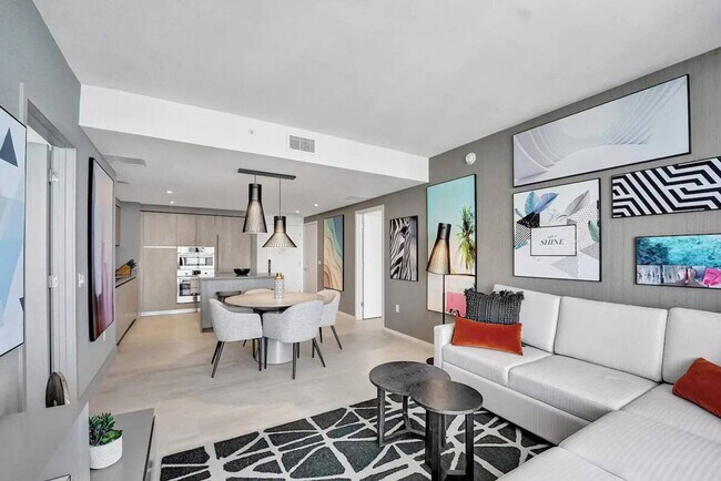 Building Photo - 4010 S Ocean Dr