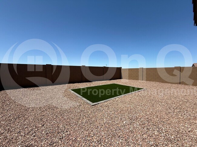 Building Photo - 4715 E Danta St