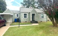 Building Photo - Completely Remodeled 2 Bed 1 Bath Home wit...